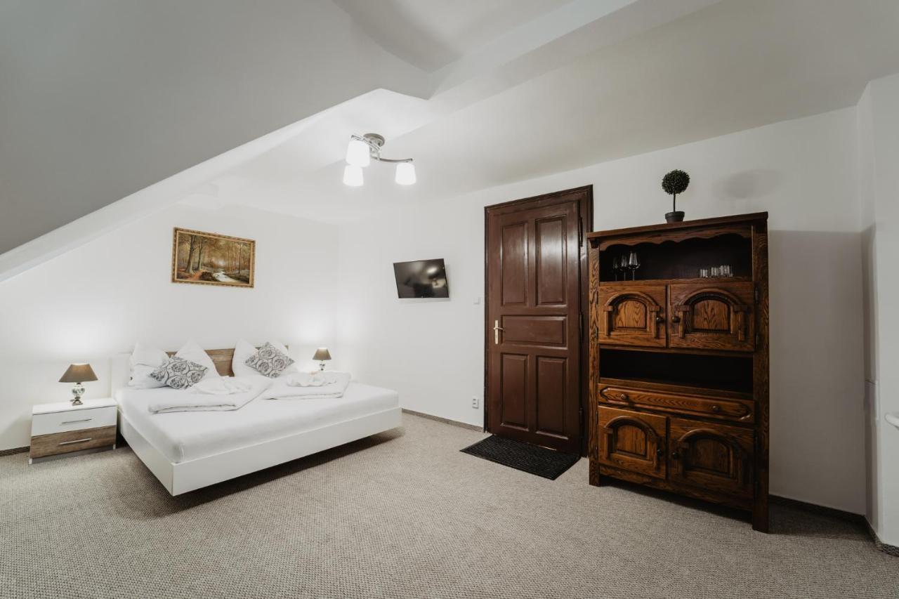 Hotel U Lipy Грженско Екстер'єр фото
